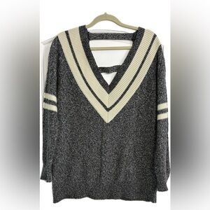 Boutique Gray and Cream V-Neck Women's Sweater Sz M